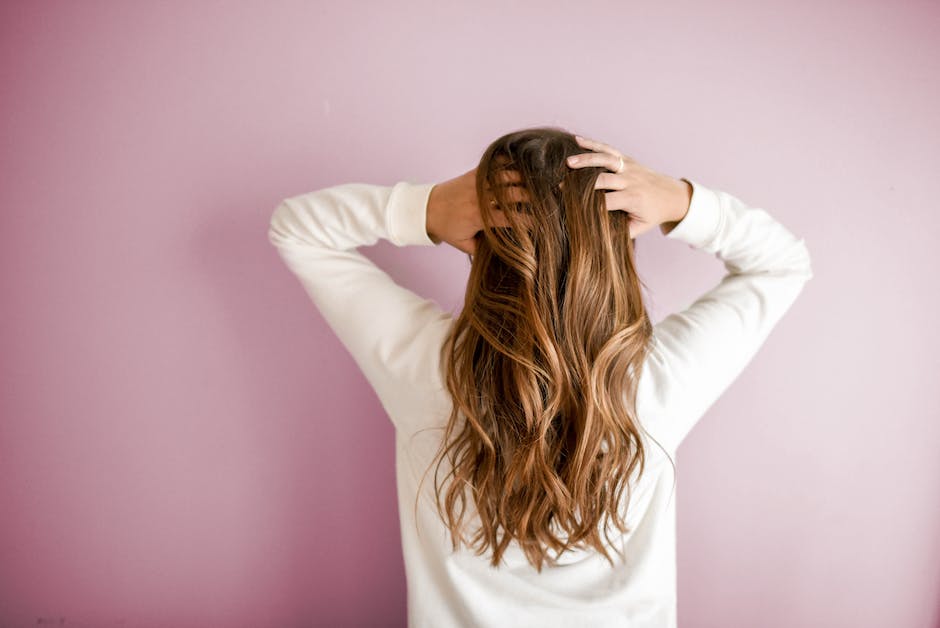 Jak dbać o swoje włosy w zimie? Najlepsze porady i triki